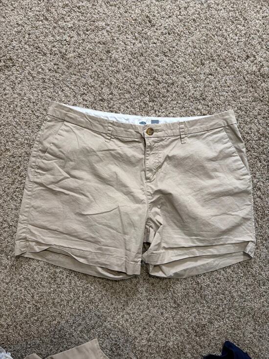 Old Navy Pants - 3 for $9 Old Navy cut and blend Chino shorts 12 tan EUC 2276